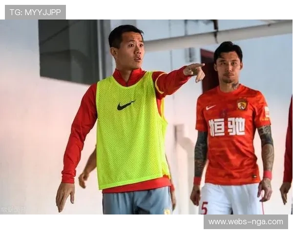 退役球员华丽转身教练岗位以经验传承推动联赛全面发展