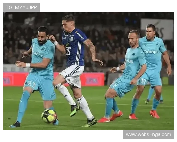 朗斯主场迎战欧塞尔，榜首对榜尾实力悬殊